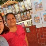 メキシコのプライベート観光ツアーを楽しむ日本人女性とメキシコの女性