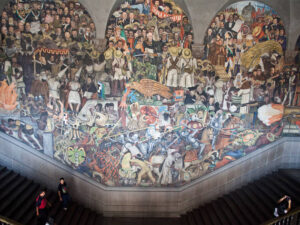ディエゴリベラが描いた国立宮殿の壁画がある