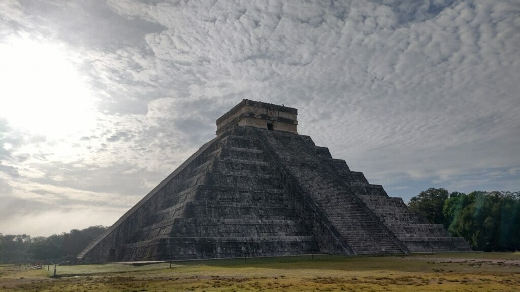 Chichenitza El castillo | メキシコのプライベートツアー | MCT メキシコ,観光,ツアー,ガイド,マヤ,遺跡