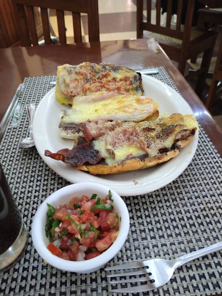 メキシコ料理のモジェテ