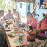 オアハカの現地の家庭での昼食の様子