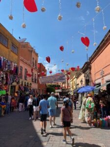 メキシコの世界遺産ケレタロ市中心部歴史地区の街並み