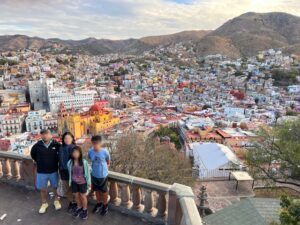 メキシコの世界遺産グアナファト市街の展望